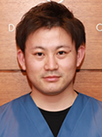 歯科医師　岡本　憲太郎